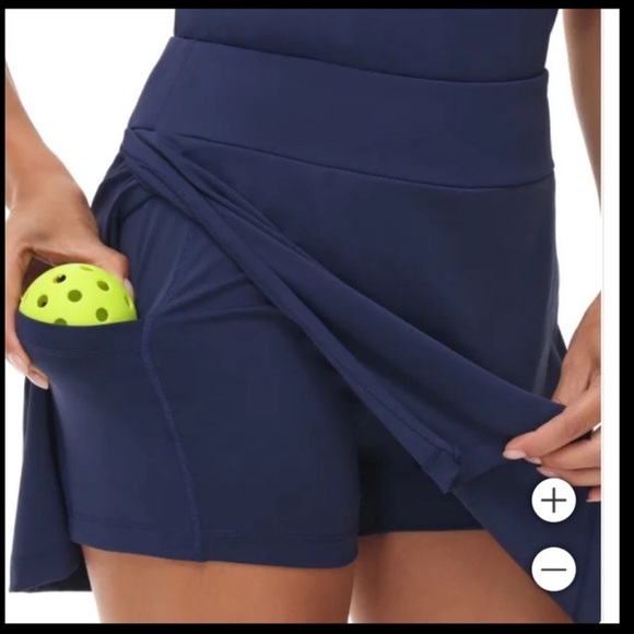 - Tretorn teniss skort Inner layer shorts
Side pockets on inner short NWT - Picture 1 of 6